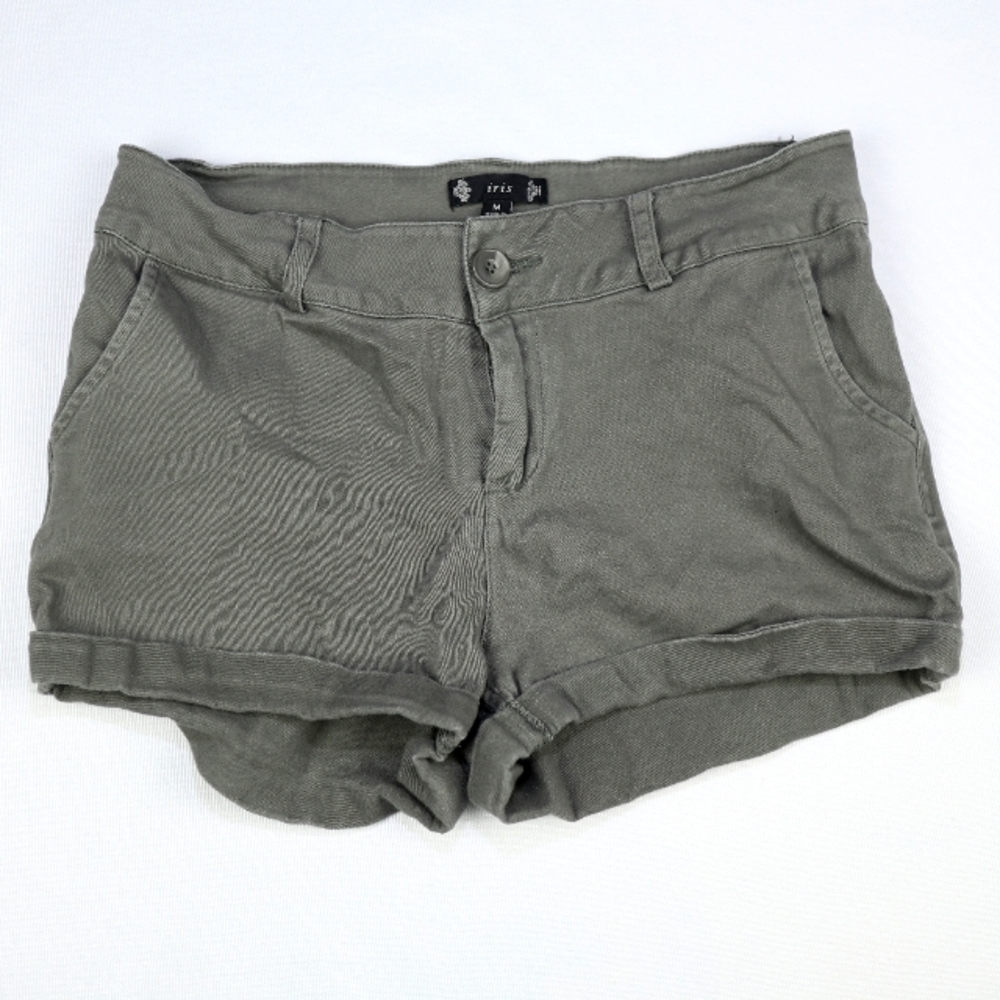 Iris Womens M Cuffed Green Shorts